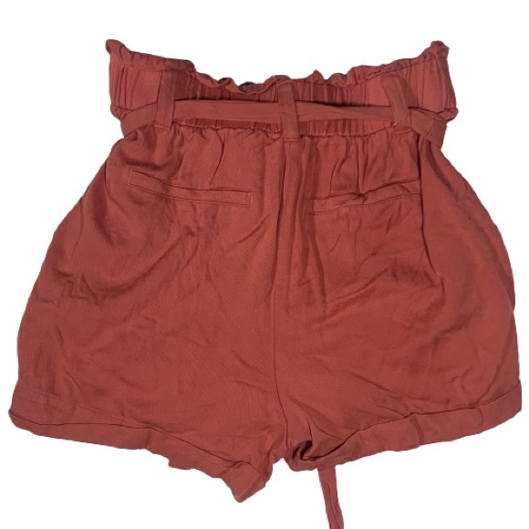F21 Belted High-Rise Paperbag Shorts - Picture 2 of 3